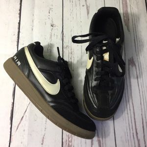 Nike Air Shoes Size 5.5 Black And White